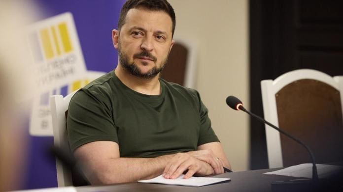 Zelenski recupera el optimismo al comprobar que Ucrania recibirá en breve  misiles de largo alcance y defensas antiaéreas | El Periódico de España