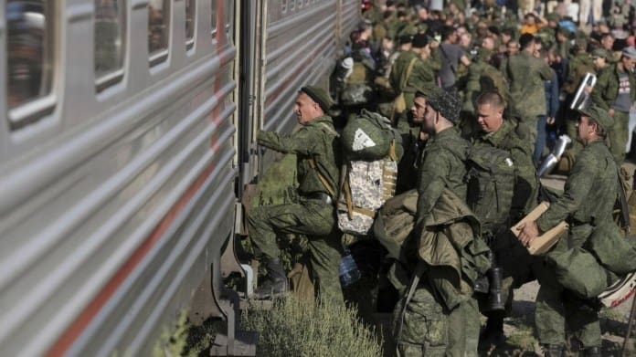 Rusia: los diputados allanan el camino para el reclutamiento militar  electrónico