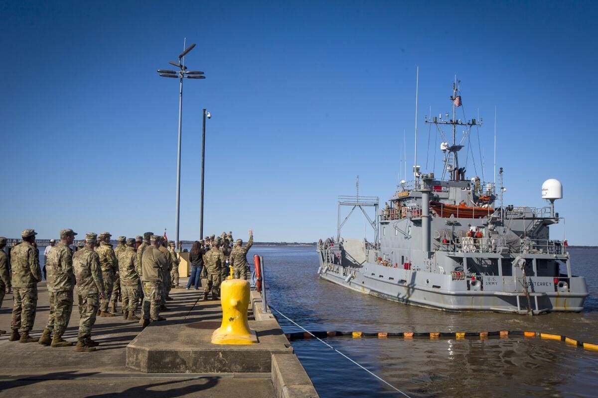 Barcos del Ejército de EEUU zarpan en misión para construir muelle flotante  frente a costa de Gaza - Los Angeles Times