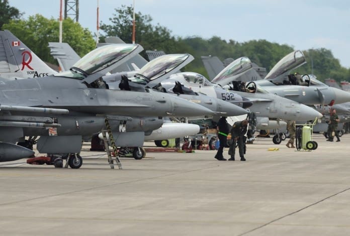 Una base aérea de la OTAN en Alemania elevó el nivel de seguridad debido a  una “amenaza potencial” - Infobae