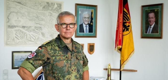 Bundeswehr: „Dann kommen stattdessen graue Schiffe mit Kriegsmaterial“ -  WELT
