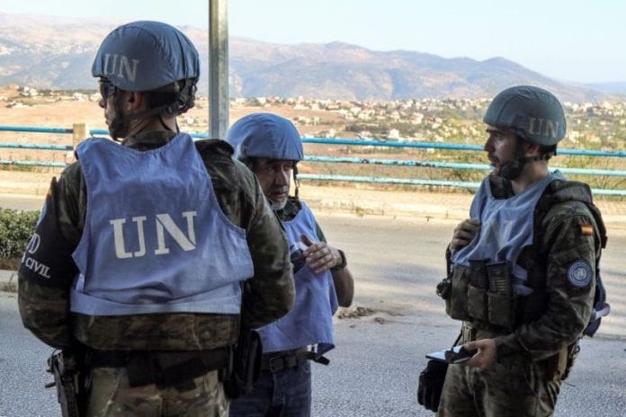 Crece la preocupación por la seguridad de los cascos azules de la ONU tras  ataque israelí